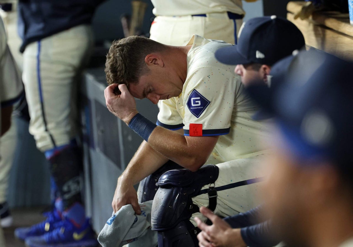 Dodgers' Will Smith 'doubtful' for rest of regular season with hairline fracture